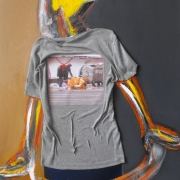 article-1-100-70-cm-t-shirt-and-oil-on-canvas