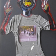 article-3-100-70-cm-t-shirt-and-oil-on-canvas
